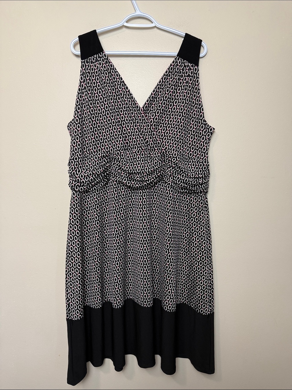 Laura Sleeveless Black & White V-Neck Peplum Waist midi Dress size 16